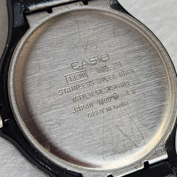 Genuine Leather Casio Water Resistant Watch - Picture 4 of 6
